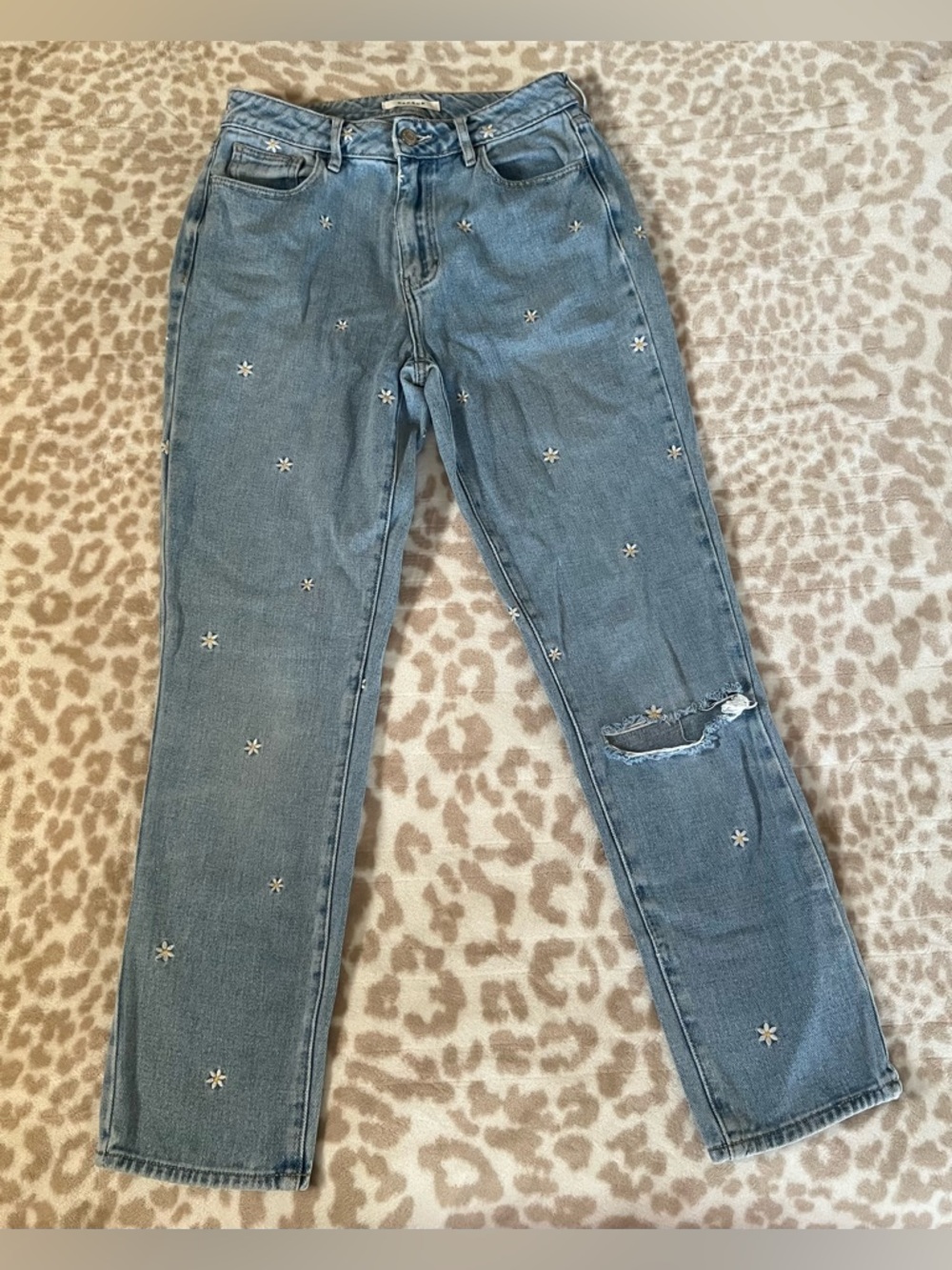 PacSun High Rise Mom Jeans with Daisy Embroidery, Size 4